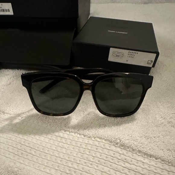 Authentic NEW YSL Sunglasses - Picture 5 of 12